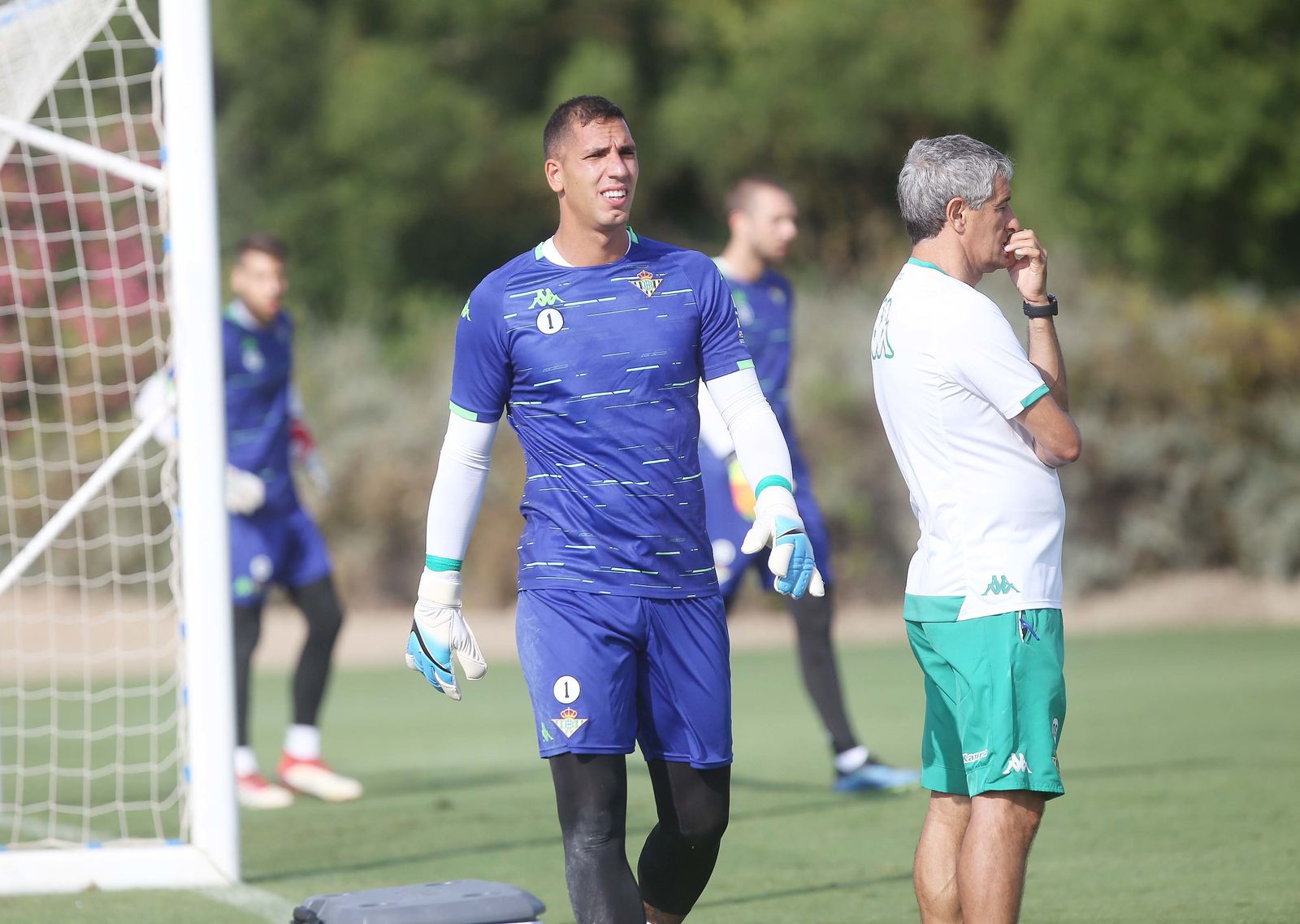 El portero del Betis Joel Robles en Montecastillo.
