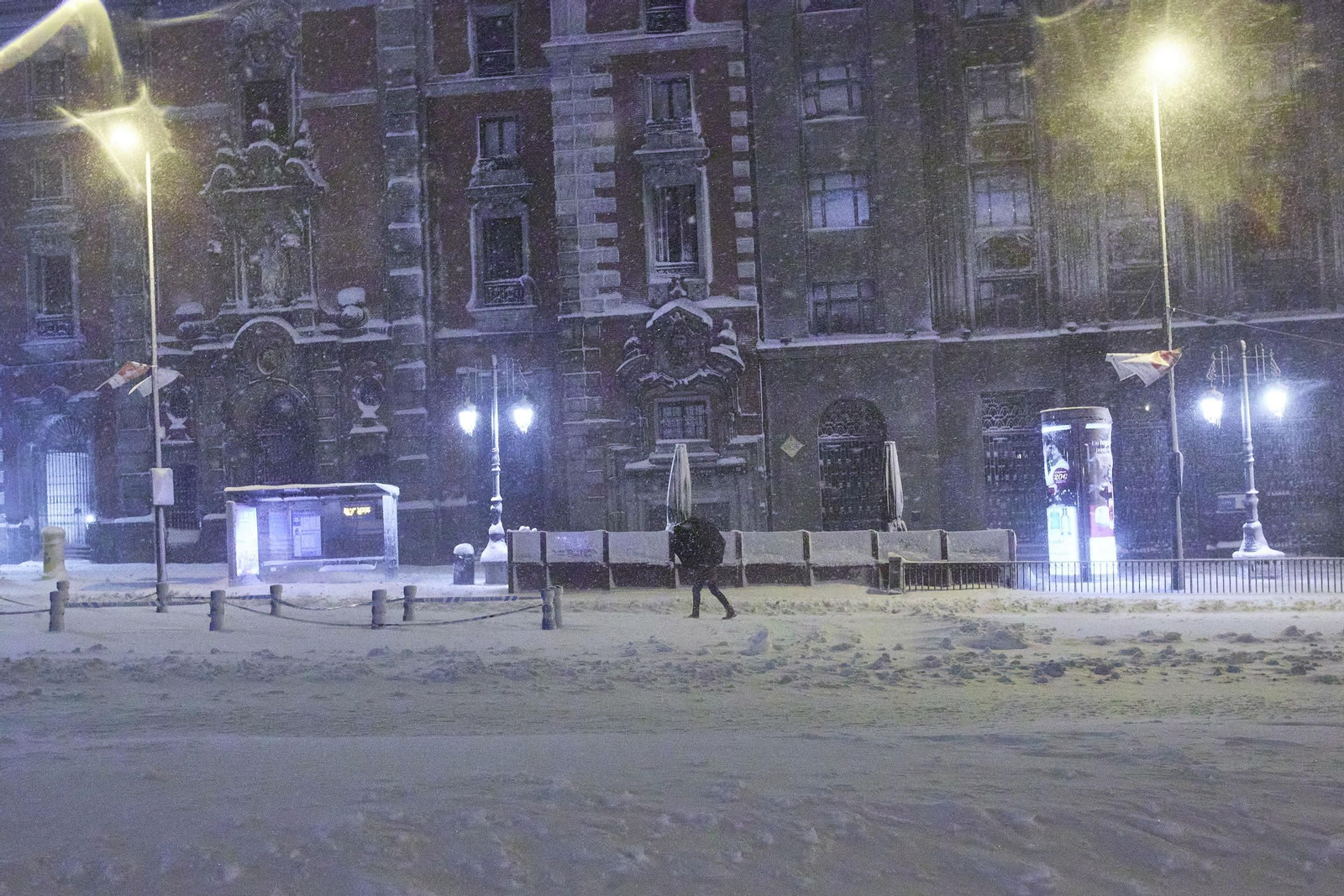 El segundo día del temporal 'Filomena' en imágenes: más nieve y caos