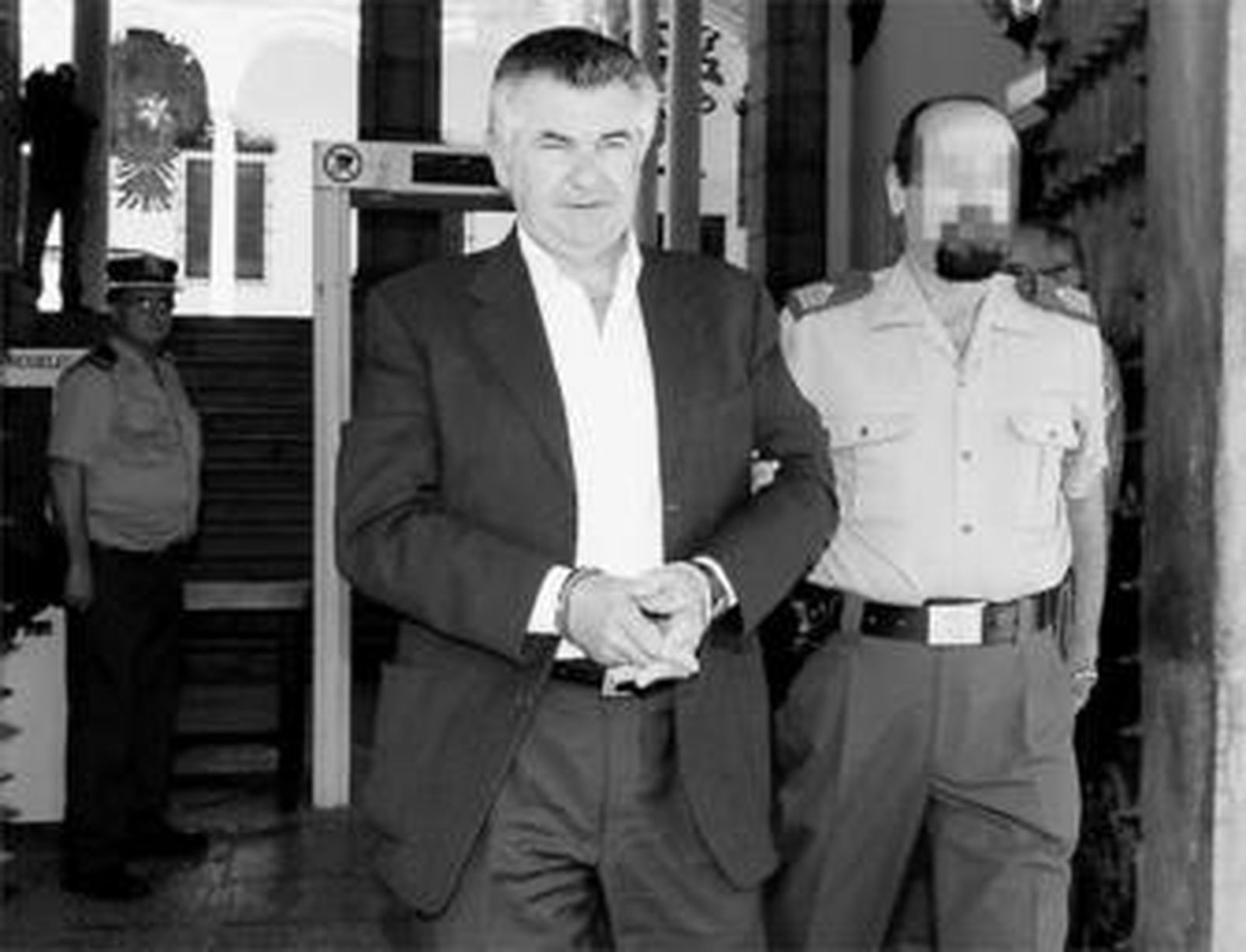 Juan Antonio Roca en uno de sus traslados a la sede del TSJA de Granada.