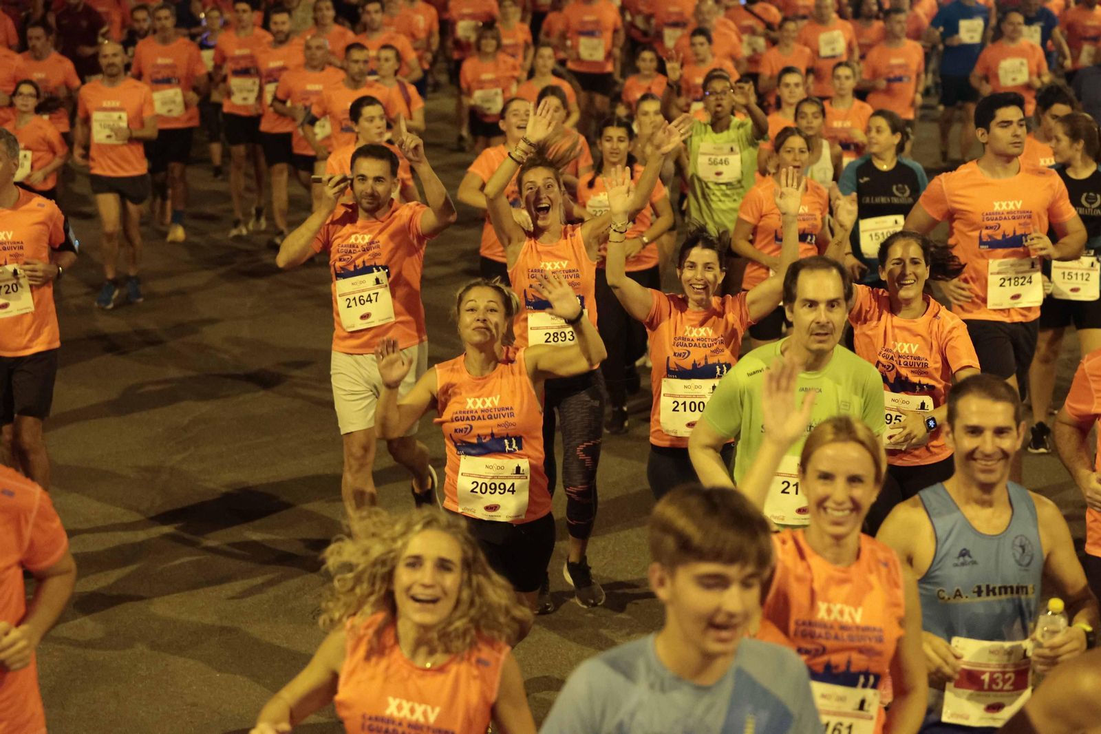 Búscate en las fotos de la Carrera Nocturna (II)