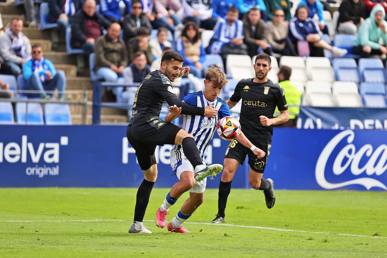Imágenes del encuentro entre el Recreativo de Huelva y la AD Ceuta FC