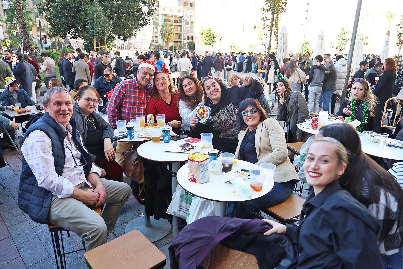 Imágenes de la fiesta del 24 de diciembre en las calle de Huelva