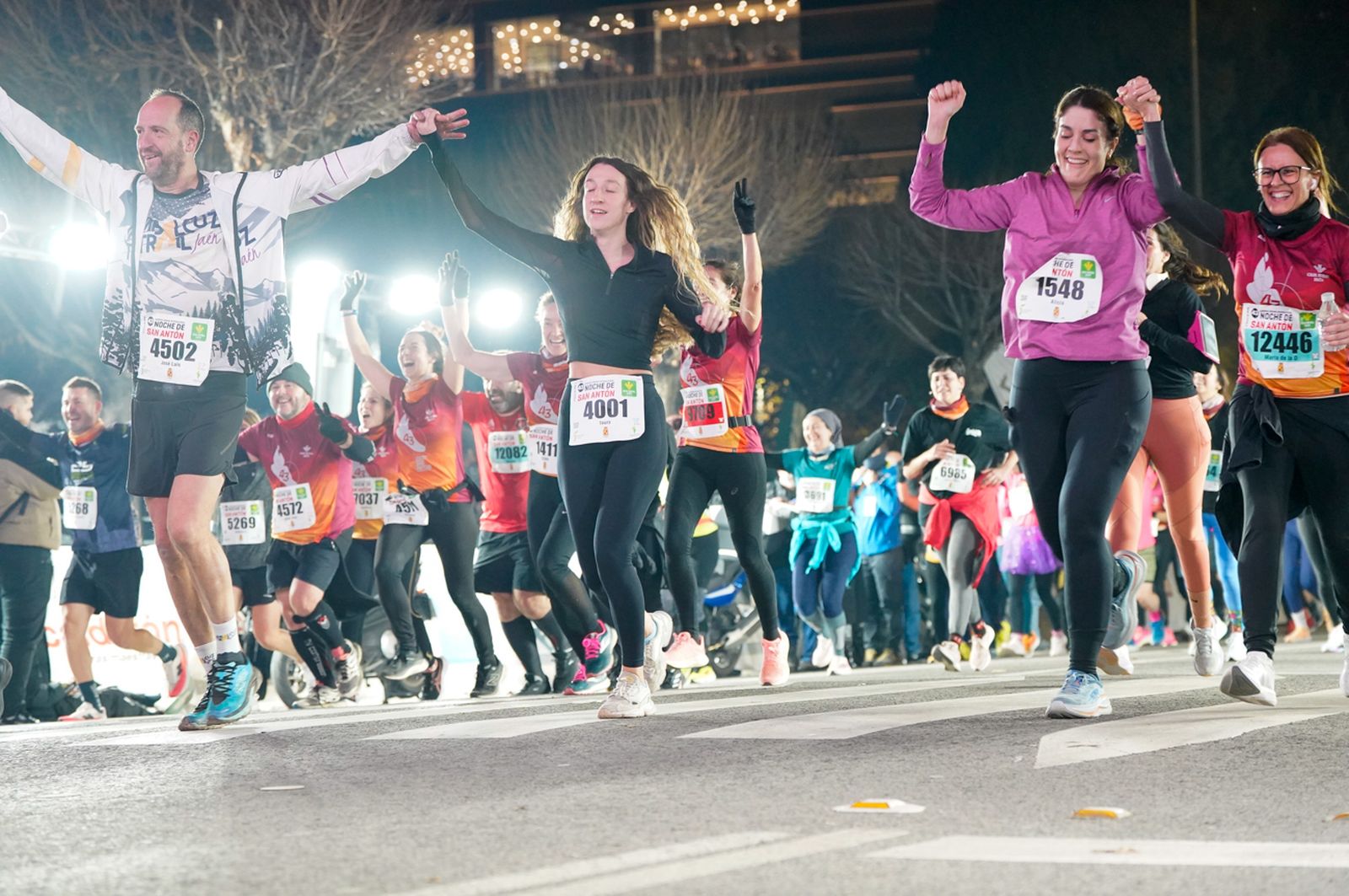 En imágenes: búscate en tu llegada a meta de la Carrera de San Antón 2026 (2)