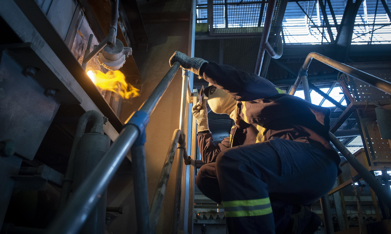 El corazón de una planta de reciclaje de vidrio, en imágenes