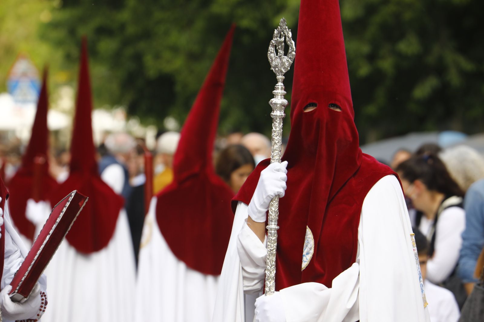 Jueves Santo en Córdoba: La procesión de la Sagrada Cena, en imágenes