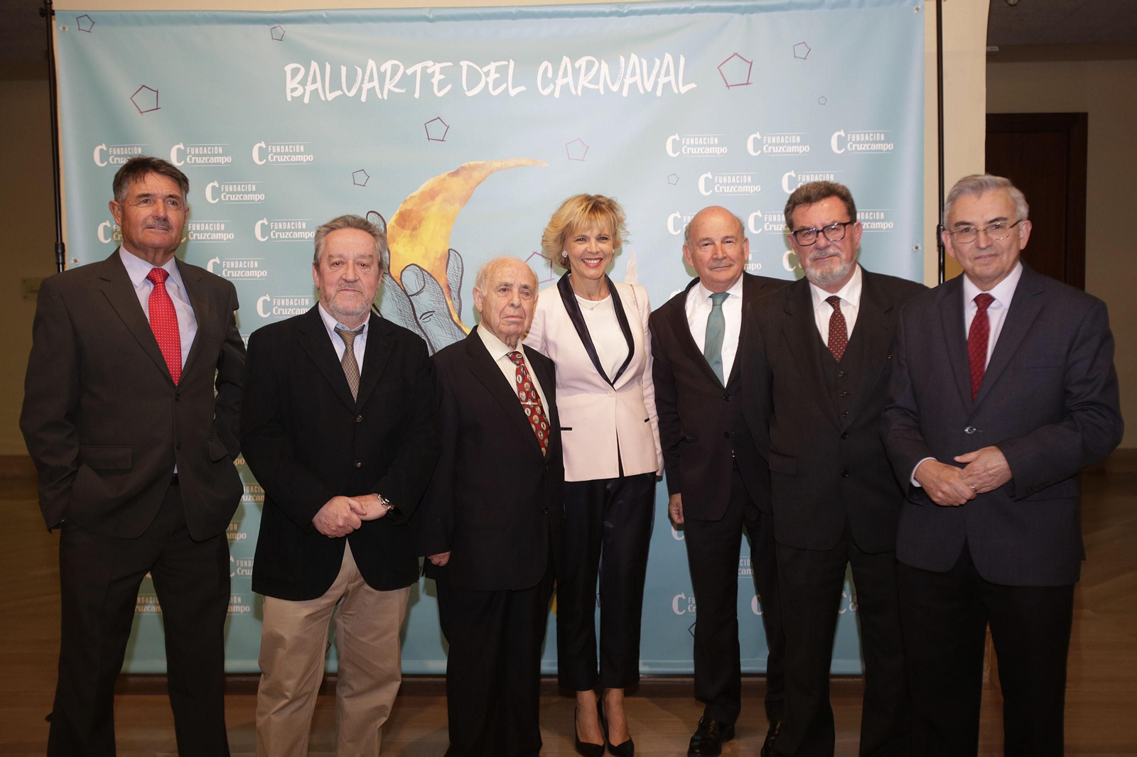 Imágenes del premio Baluarte del Carnaval de Cruzcampo