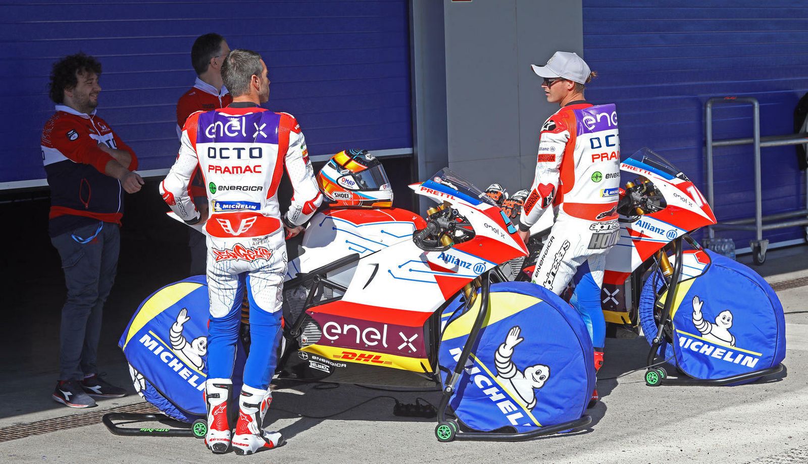 De Angelis y Hook, pilotos del Octo Pramac de MotoE, en los entrenamientos del pasado mes de marzo en Jerez.