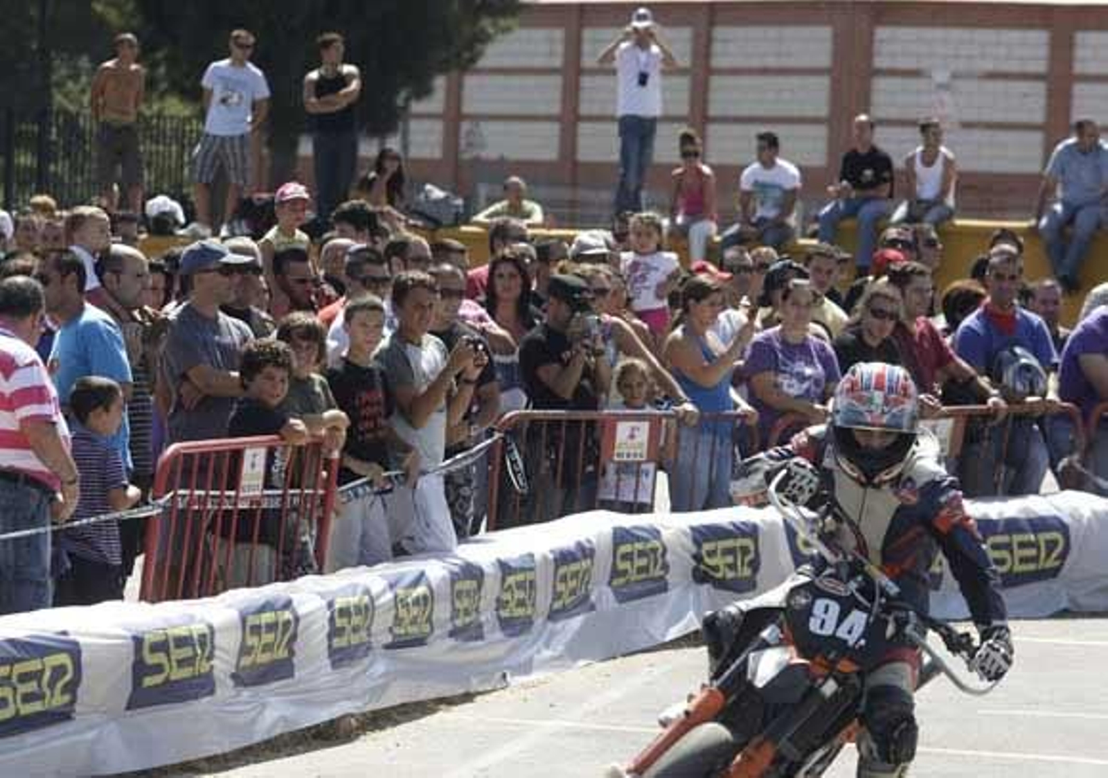 500 motos se dieron lugar en el parque feria como colofón de la gran fiesta motera Delfines 2010

Foto: Erasmo Fenoy