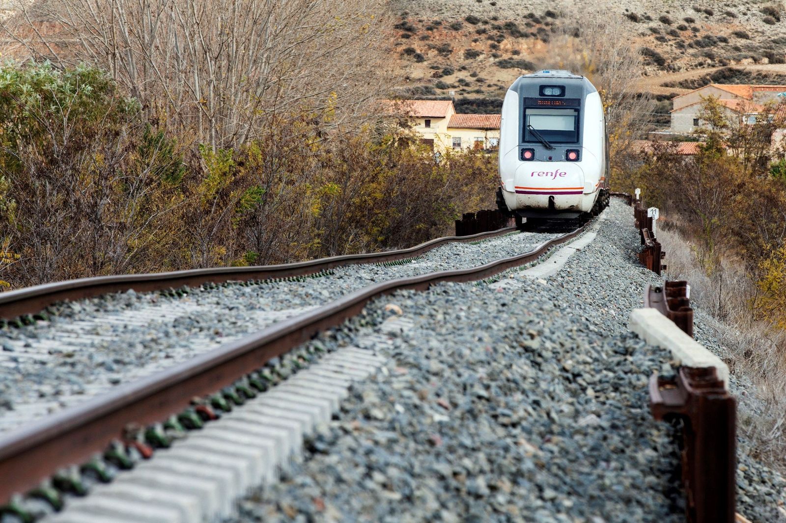 Vista de un tren de pasajeros.