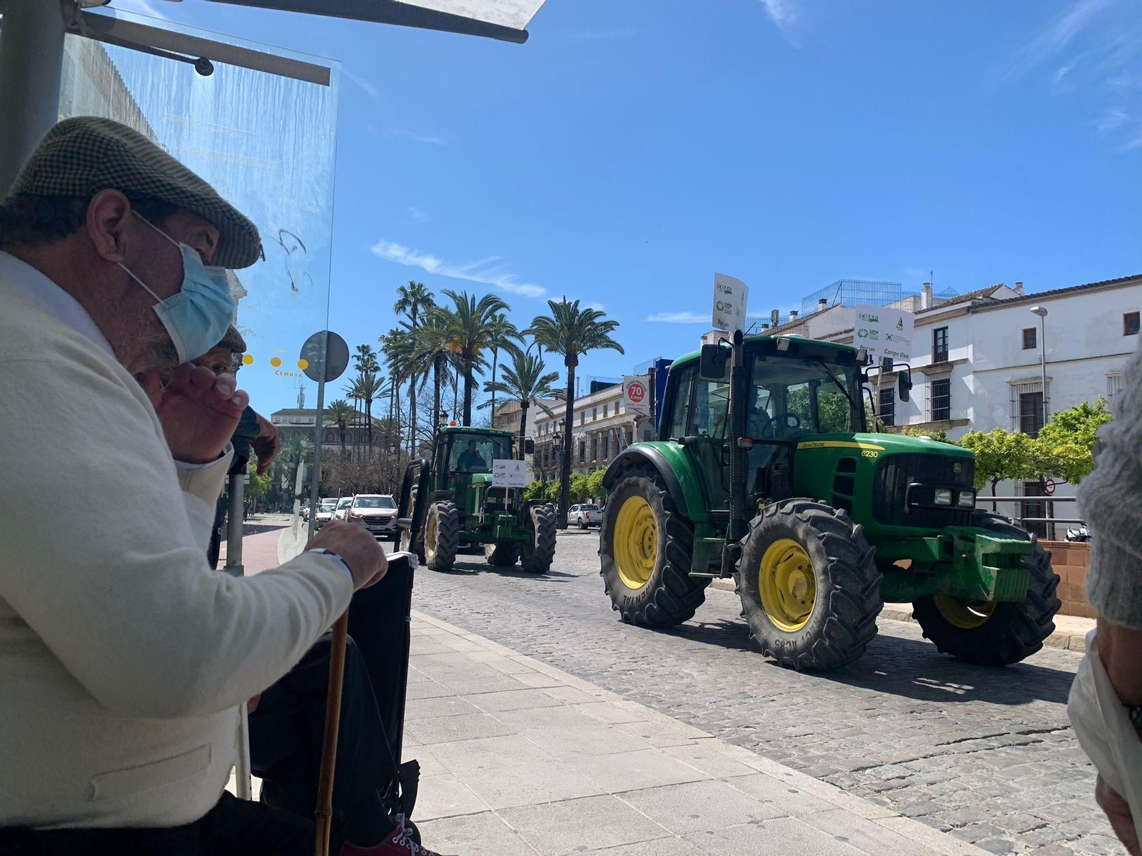La gran tractorada por su paso por el Mamelón, este viernes.