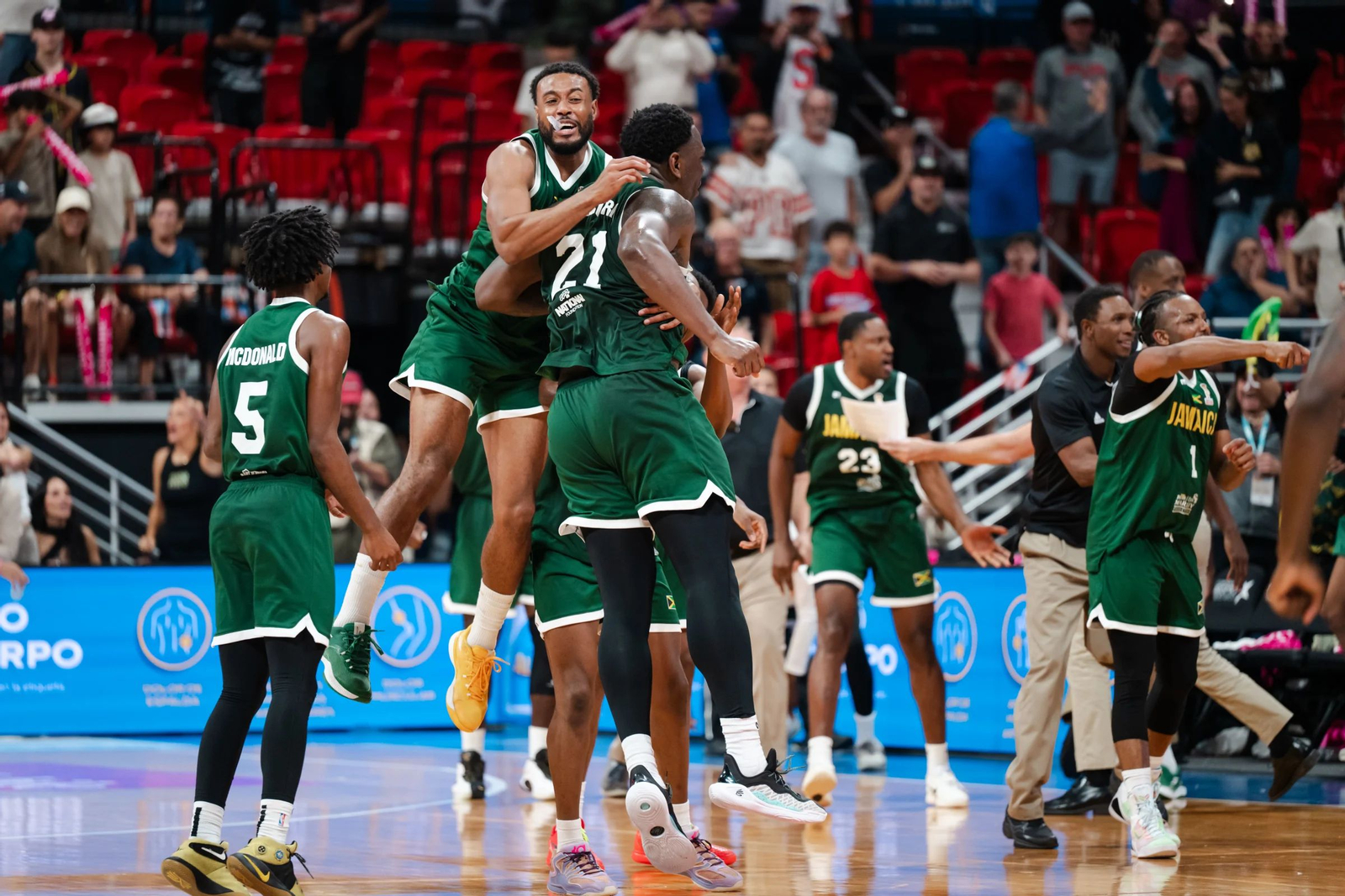 Chris Duarte y Chase Audige, victorias con minutadas y protagonismo