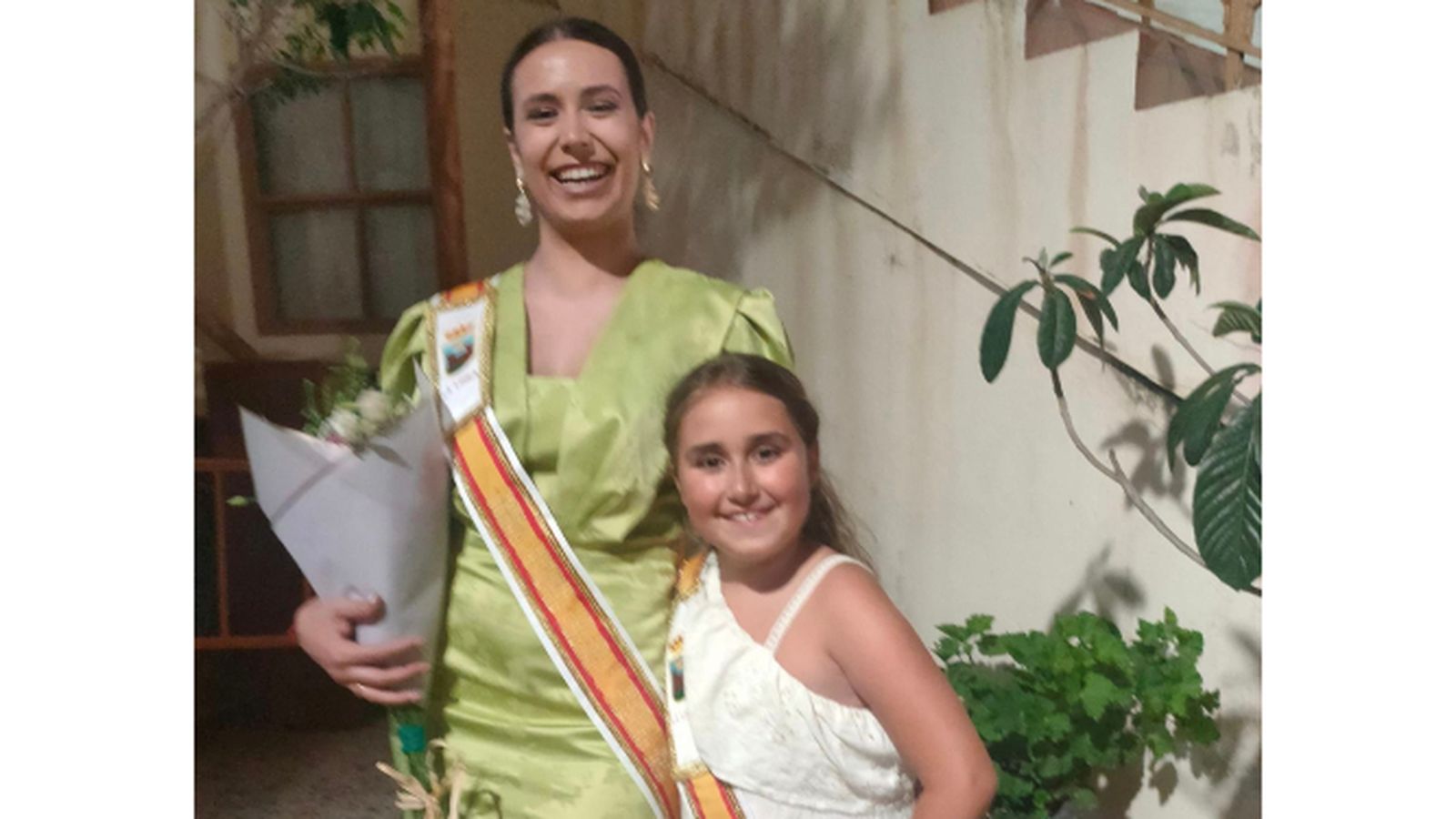 Rebeca Docampo y Manuela Marfil, reinas de la Feria de La Línea.