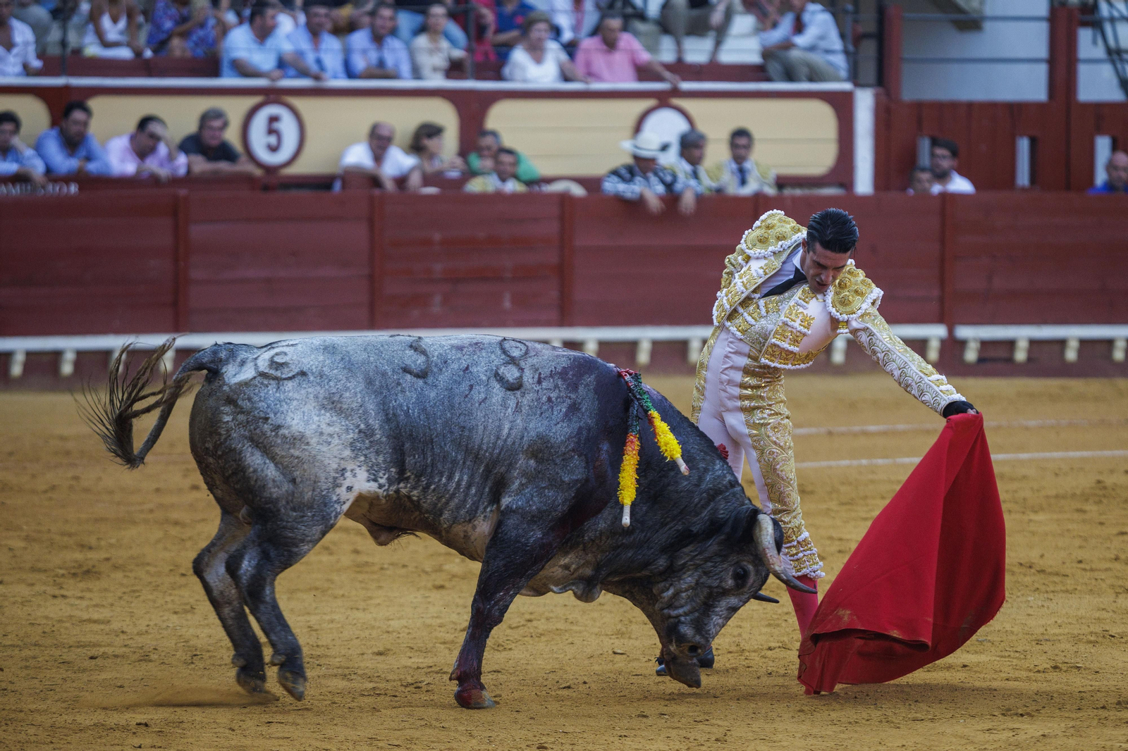 Las imágenes de la tarde de toros del domingo en El Puerto