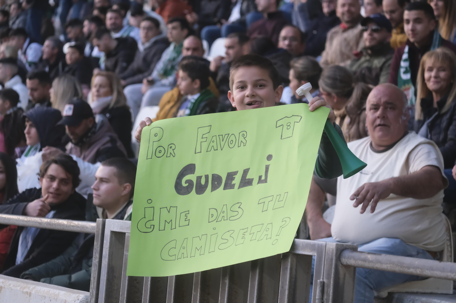 Córdoba CF - Real Madrid Castilla: Las fotos del ambiente en El Arcángel Córdoba CF - Real Madrid Castilla: Las fotos del ambiente en El Arcángel