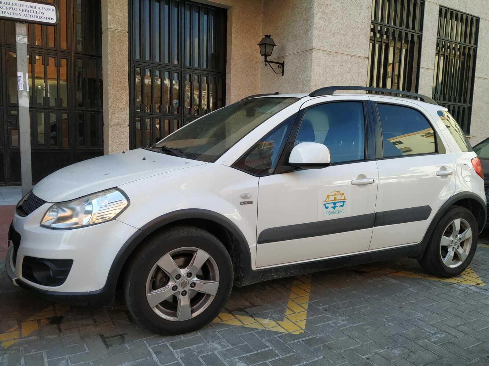 Uno de los vehículos del parque municipal de Rincón de la Victoria. Uno de los vehículos del parque municipal de Rincón de la Victoria.