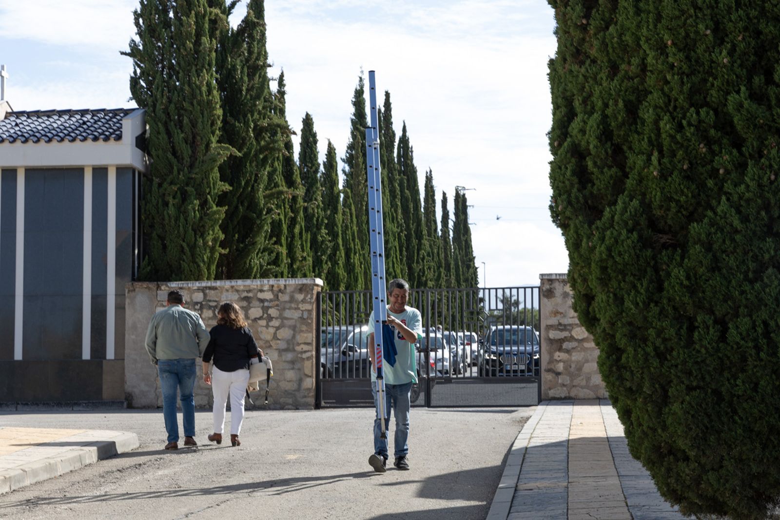 Día de Los Santos en el cementerio de San Fernando y San Eufrasio de Jaén, en imágenes