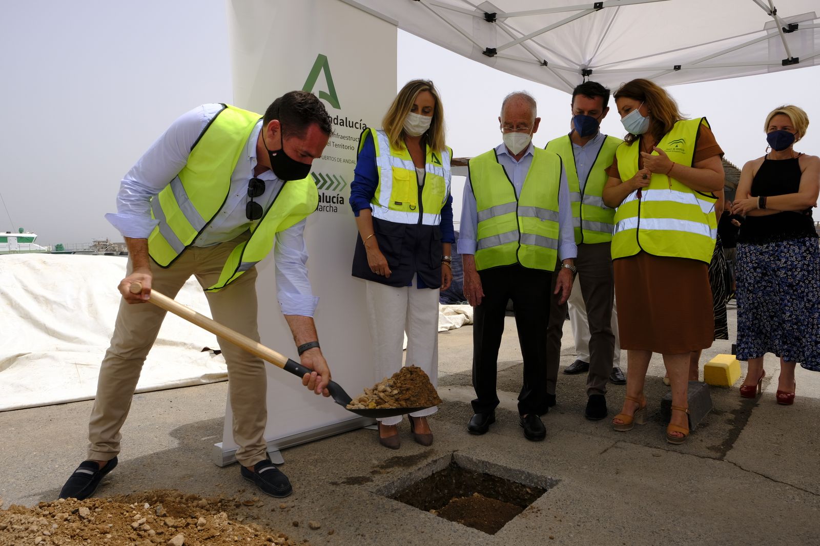 Primera piedra de la nueva lonja del Puerto Pesquero de Roquetas de Mar