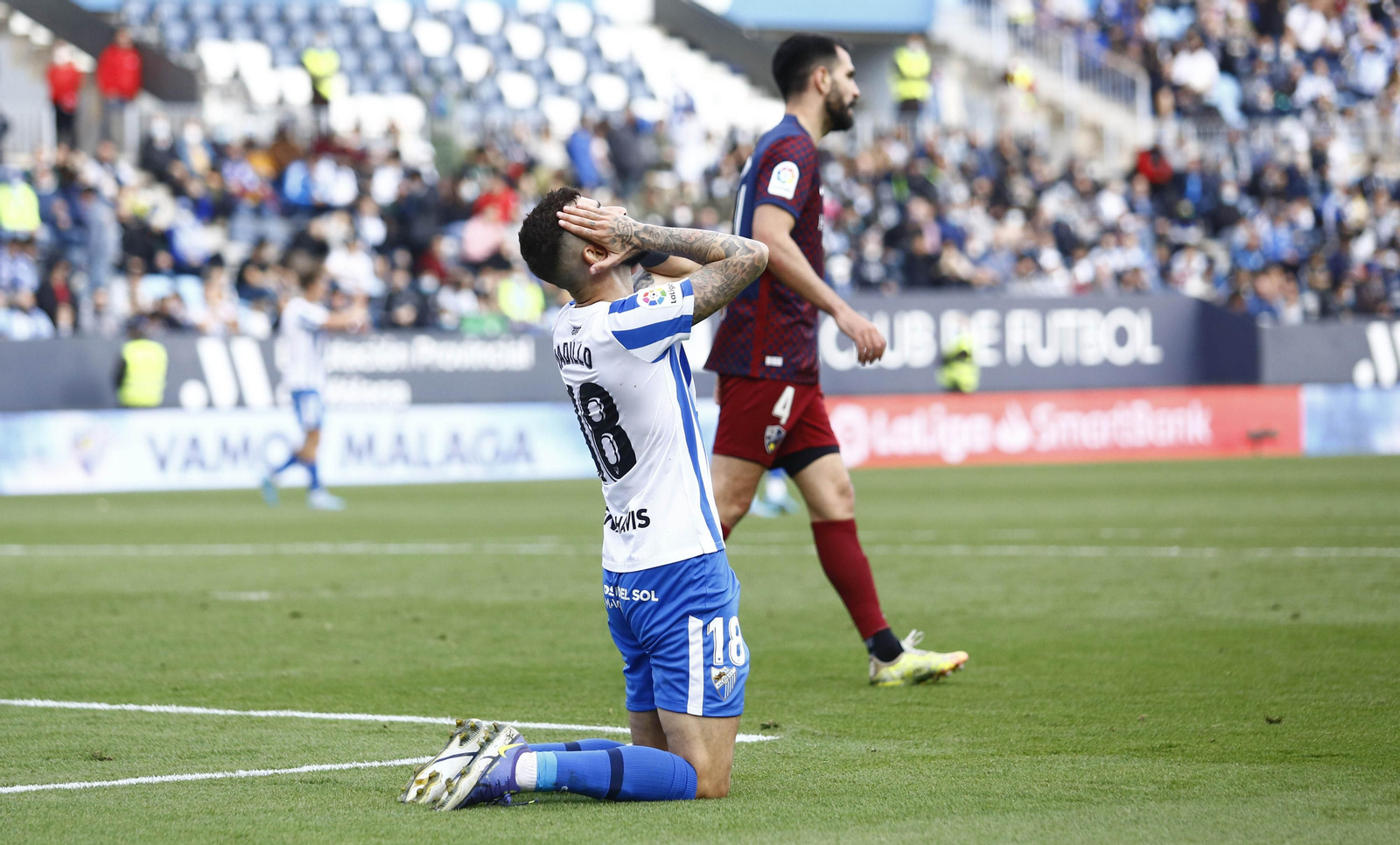 Vadillo, tras fallar una ocasión en el Málaga CF-Huesca