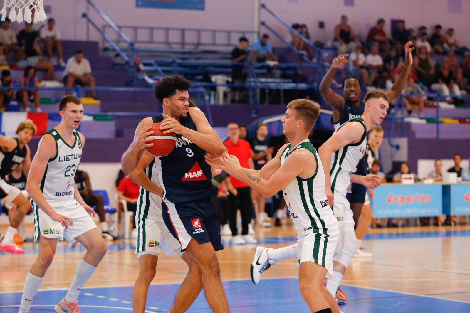 Las fotos de la primera jornada del torneo Internacional U20 de baloncesto de La Línea
