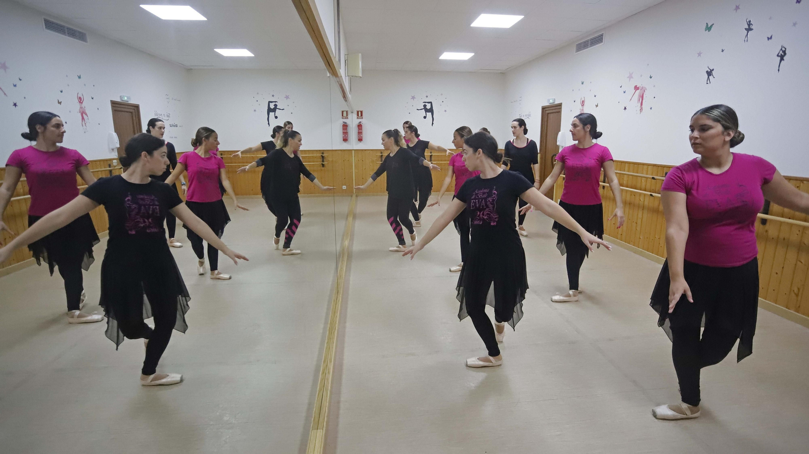 Fotos de la Academia de Baile Eva en La Línea