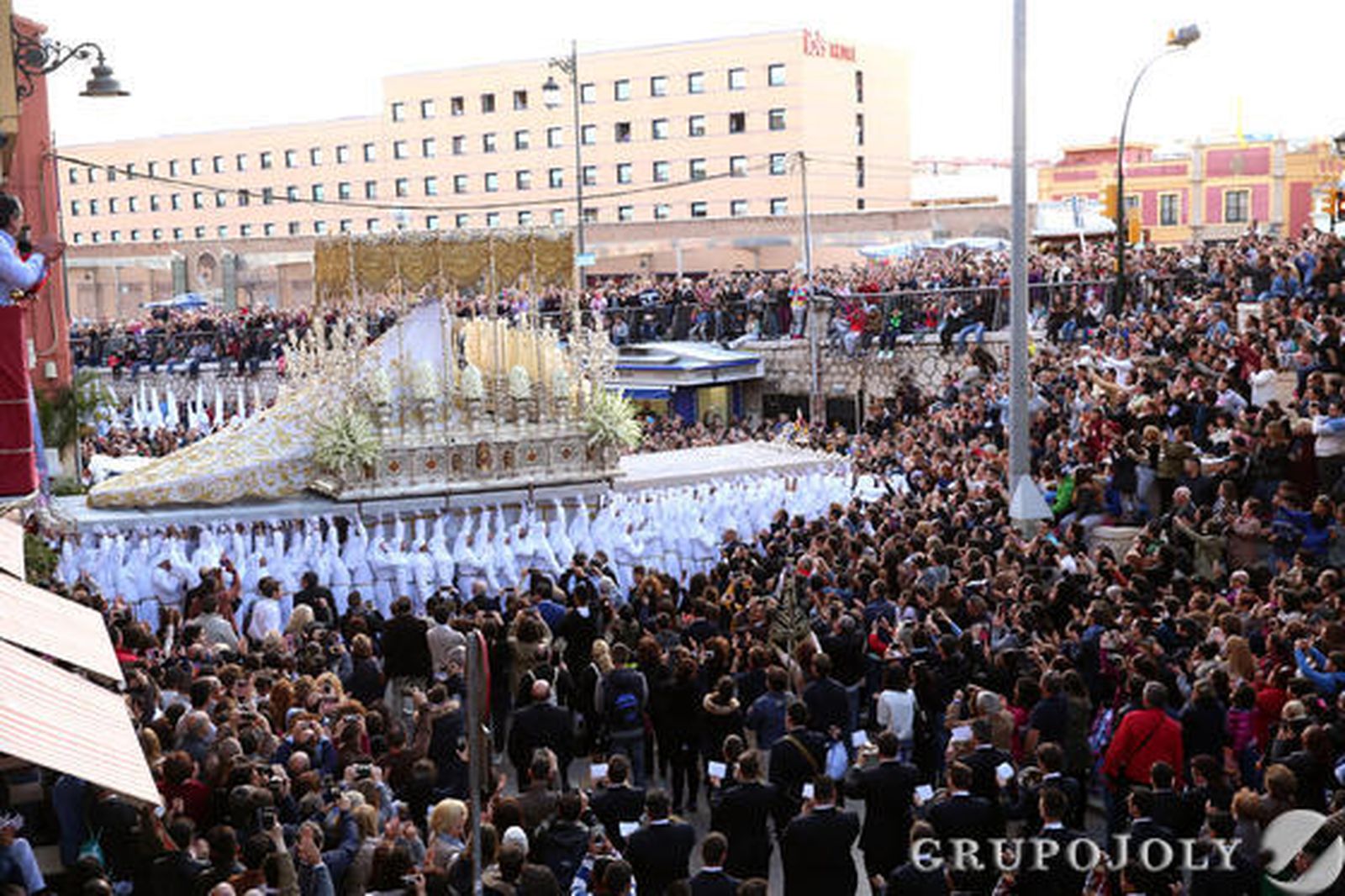 Foto: J. Albiñana · L. M. Gómez Pozo