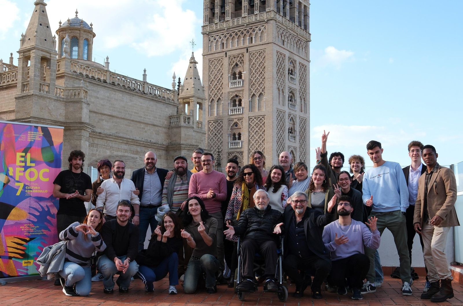Participantes del 4º Encuentro de Dramaturgias Lgtbiq+ en la azotea de la Diputación de Sevilla