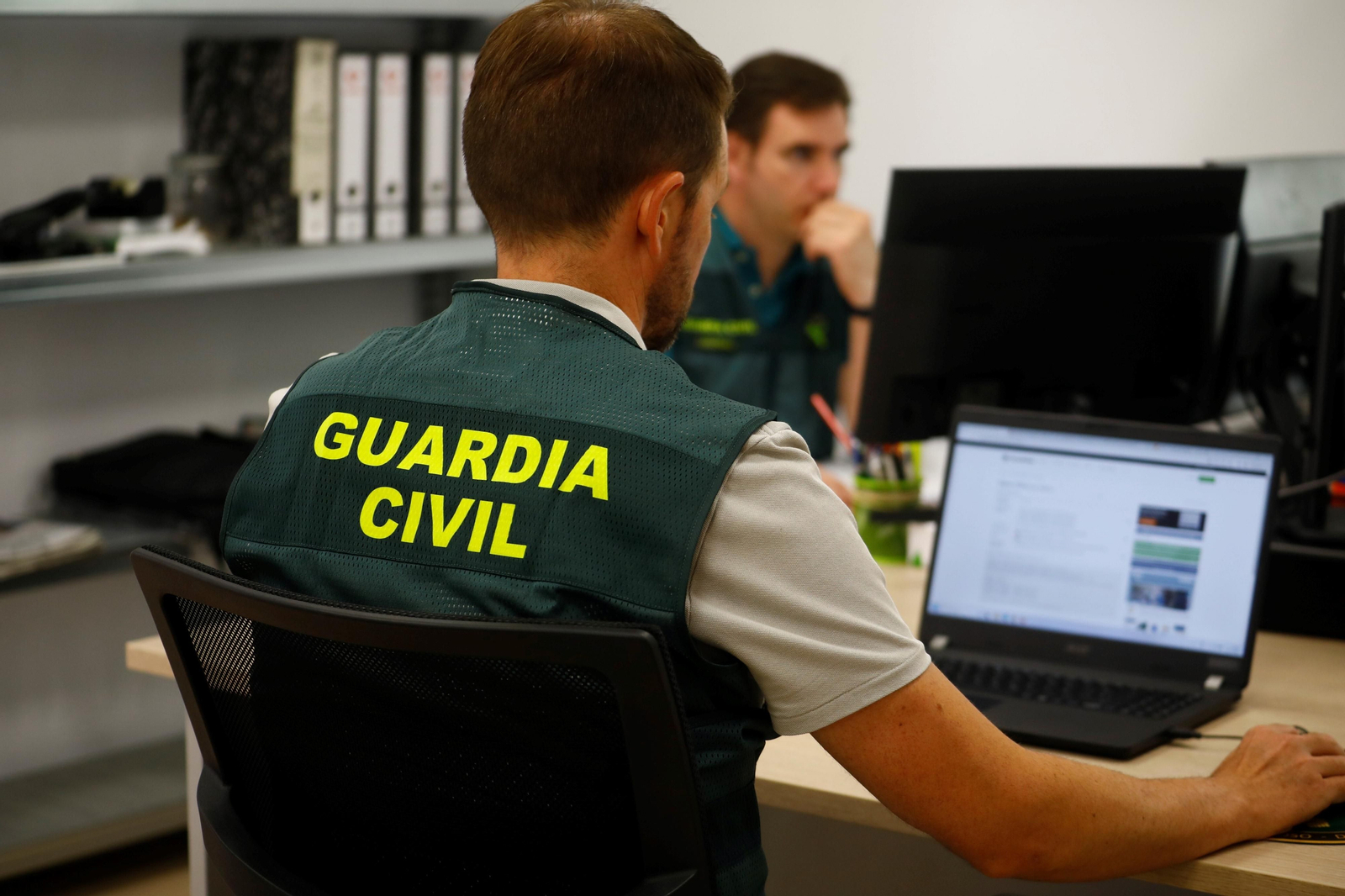 Agentes del Equipo @ de la Guardia Civil en Córdoba. Agentes del Equipo @ de la Guardia Civil en Córdoba.