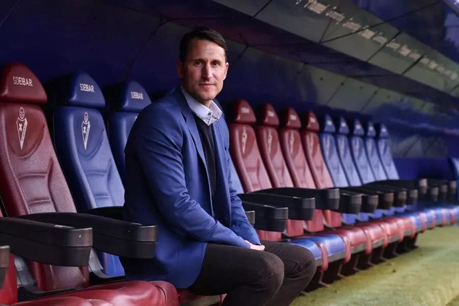 Beñat San José, en el banquillo del Eibar