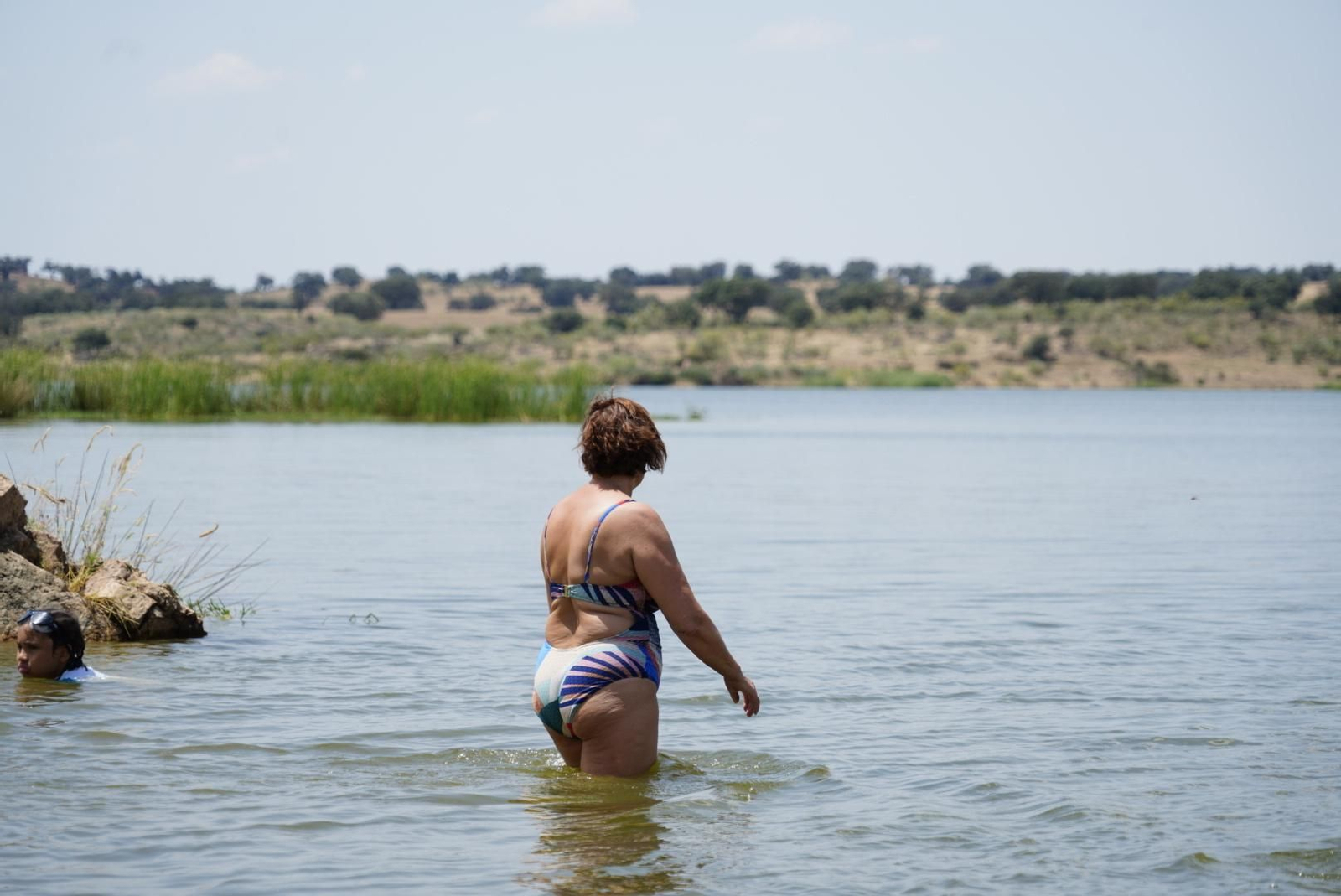 El inicio de la temporada de baño en la playa de La Colada, en fotografías