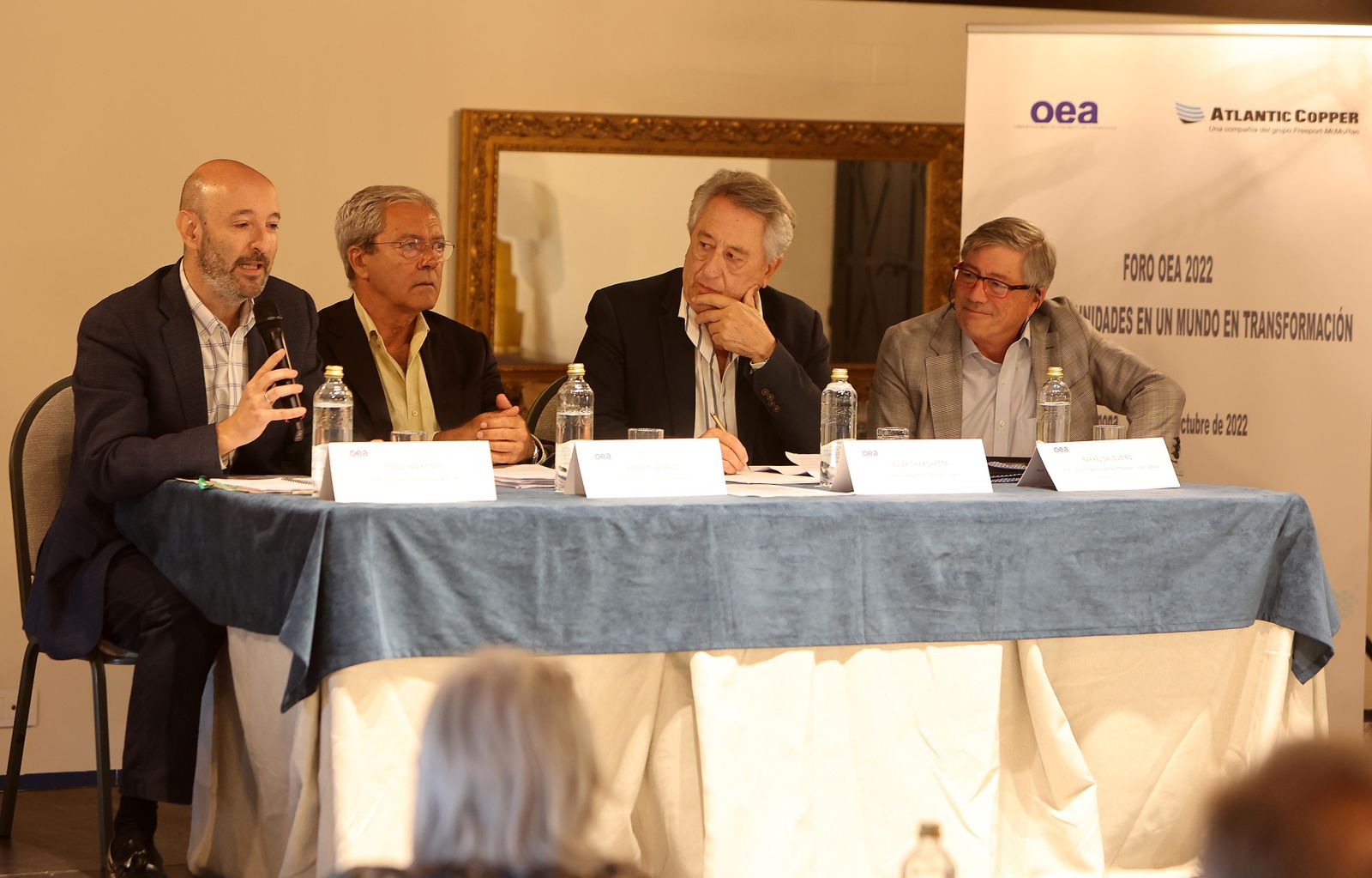 Diego Martínez, Rogelio Velasco, Javier Targhetta y Rafael Salgueiro, moderador de la mesa