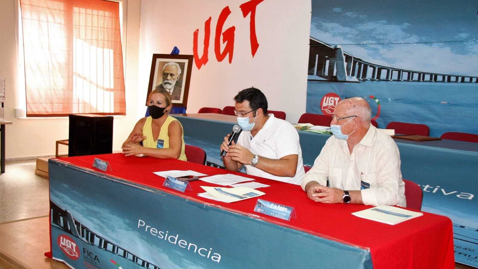 La mesa, con los ponentes del programa sindical.