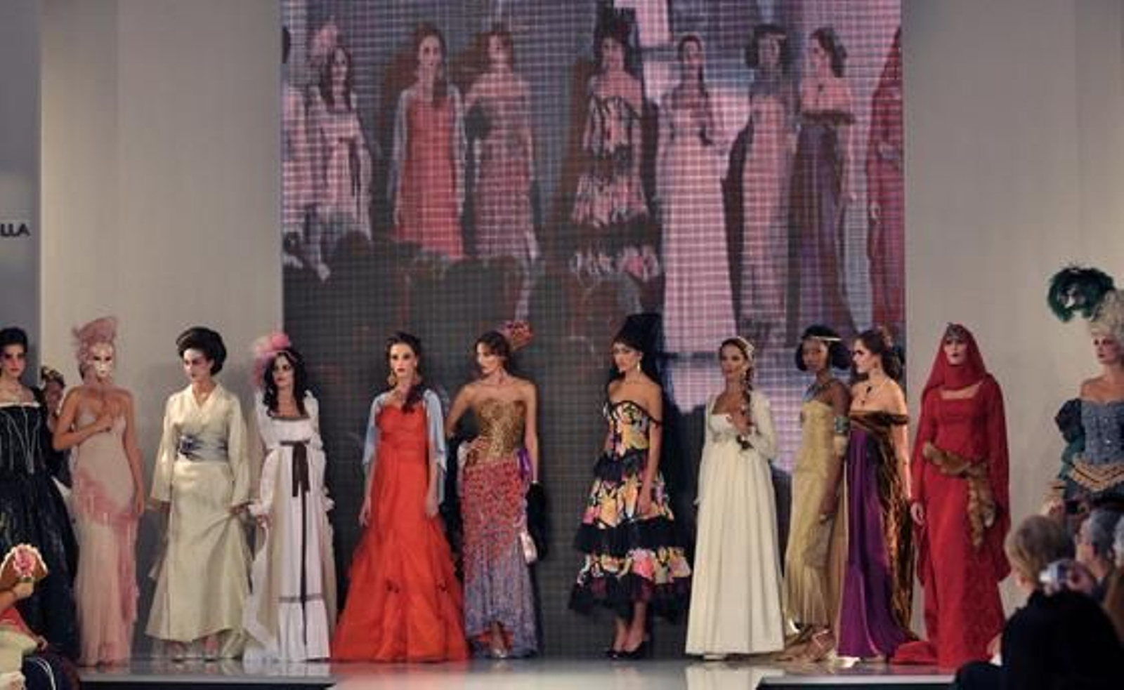 Desfile inaugural de la semana de la moda de Sevilla. 

Foto: Manuel Gómez