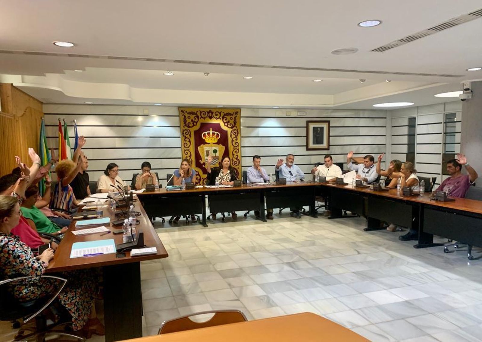 Un momento del pleno celebrado este lunes en el Ayuntamiento de Punta Umbría.