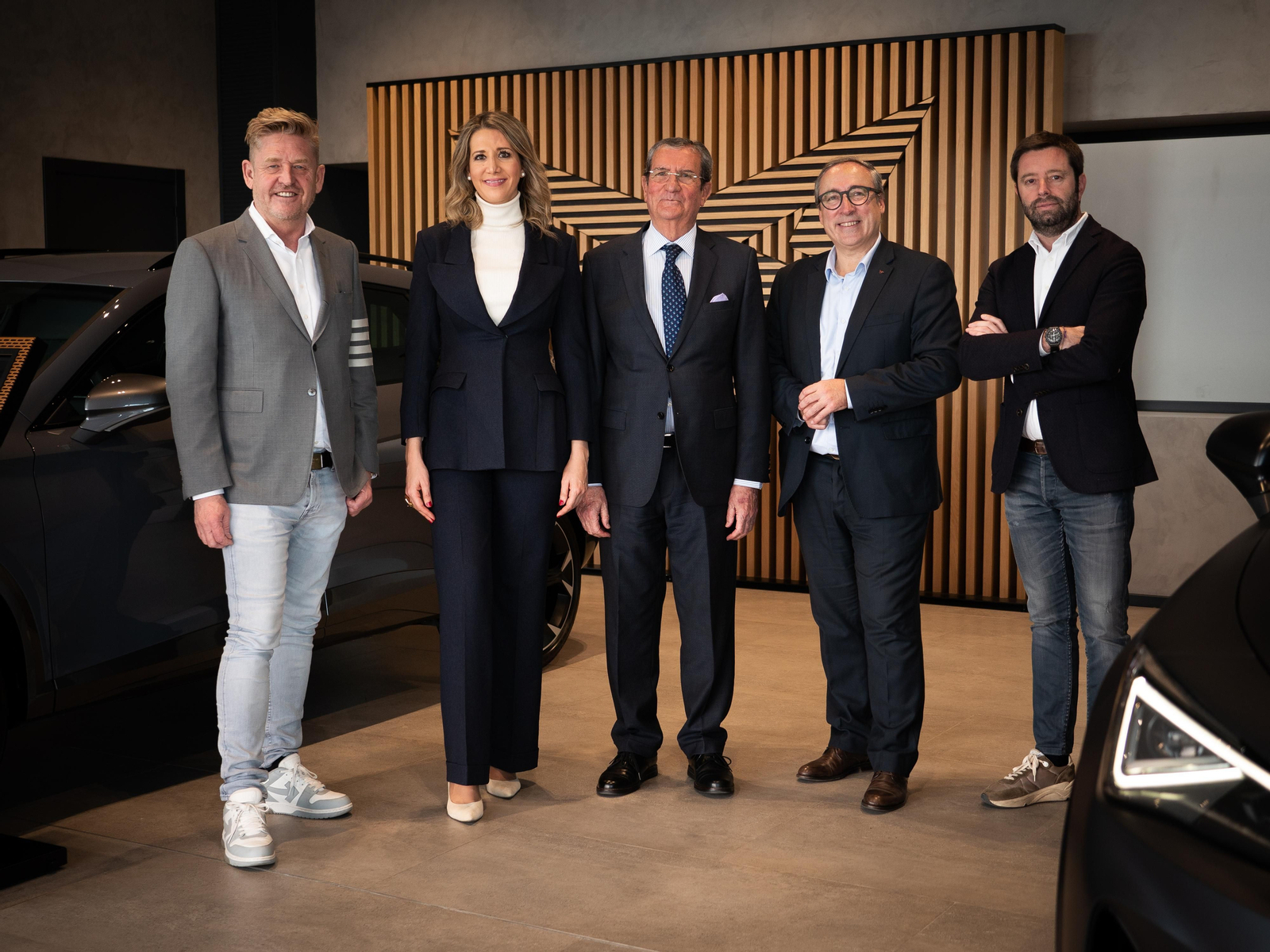 Wayne Griffiths, Teresa Gil, Juan Antonio Gil, Mikel Palomera y Víctor Sarasola.