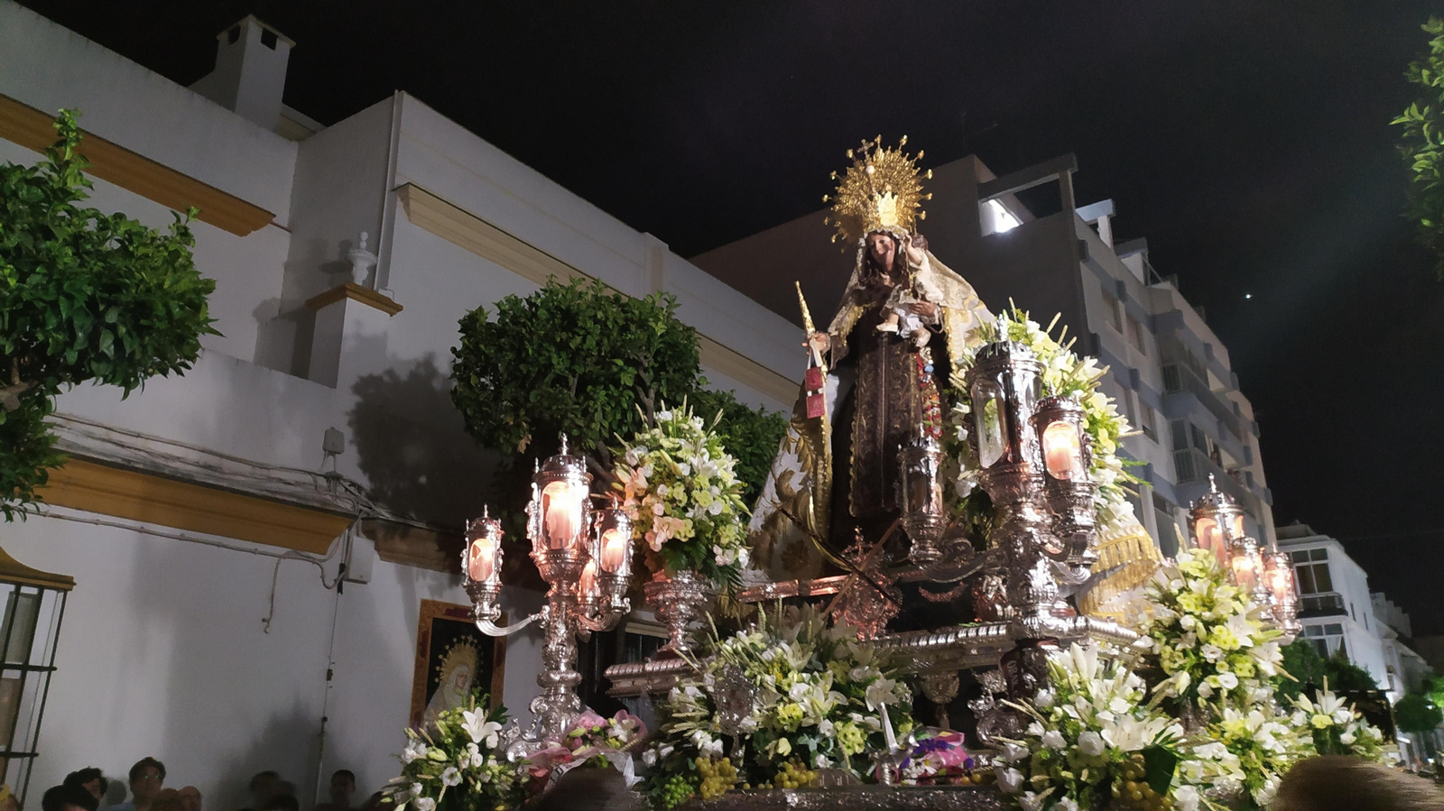 La peregrinación de la Virgen del Carmen en San Fernando, en imágenes
