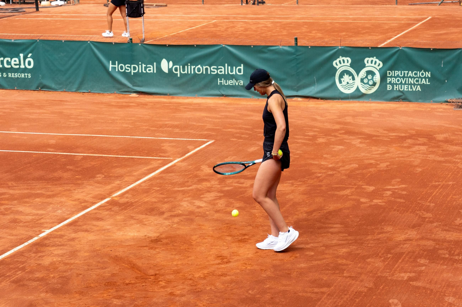 Imágenes del Clinic con Paula Badosa, Jessica Bouzas y los alumnos de la escuela del Real Club Recreativo de Tenis de Huelva  