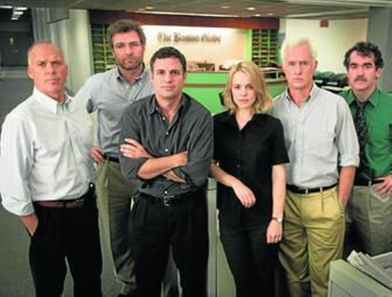 1. La redacción de 'Spotligth'. 2. Cate Blanchett a las órdenes de Todd Haynes en 'Carol'. 3. Saoirse Ronan en 'Brooklyn'. 4. Charlize Theron, Furiosa en 'Mad Max'. 5. Leonardo DiCaprio, 'El renacido'. 6. Steve Carell y Ryan Gosling en 'La gran apuesta'. 7. Amy Schumer ('Y de repente tú'). 8. Brie Larson, en la imagen junto a Joan Allen, protagoniza 'La habitación'. 9. Alicia Vikander es una autómata en 'Ex Machina'. 10. Matt Damon, perdido en 'Marte'. 11. 'El hijo de Saul', favorita como película extranjera. 12. Jennifer Lawrence, en 'Joy'.