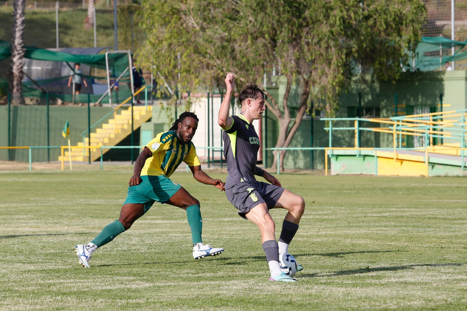 Las fotos del triangular en el estadio Carlos Piña de Los Barrios con el Algeciras CF y el Ceuta B