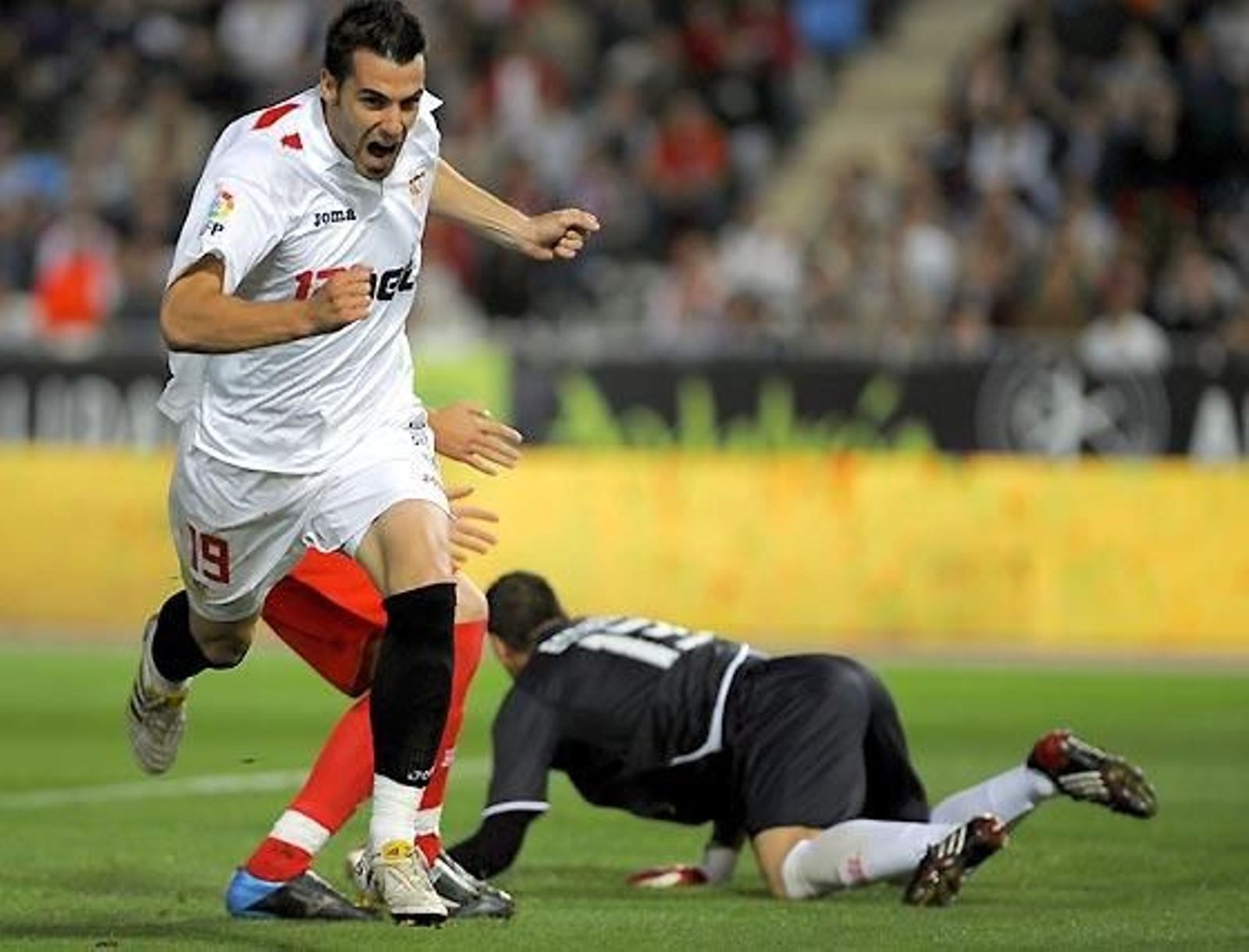 Foto: Jorge Guerrero (AFP Photo) / Carlos Barba (EFE)