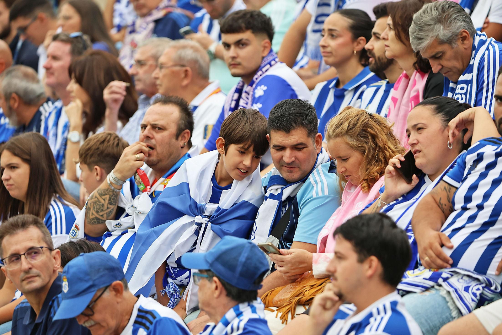 Búscate en las gradas del Betis Deportivo-Recreativo de Huelva