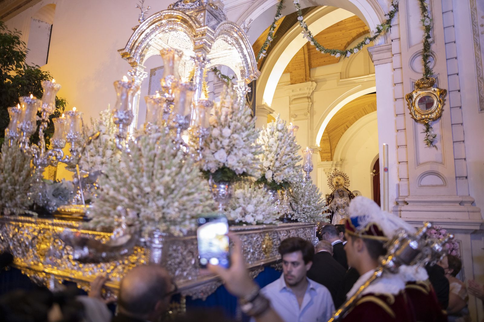 Imágenes de la procesión de la Virgen de la Cinta por el centro de la ciudad