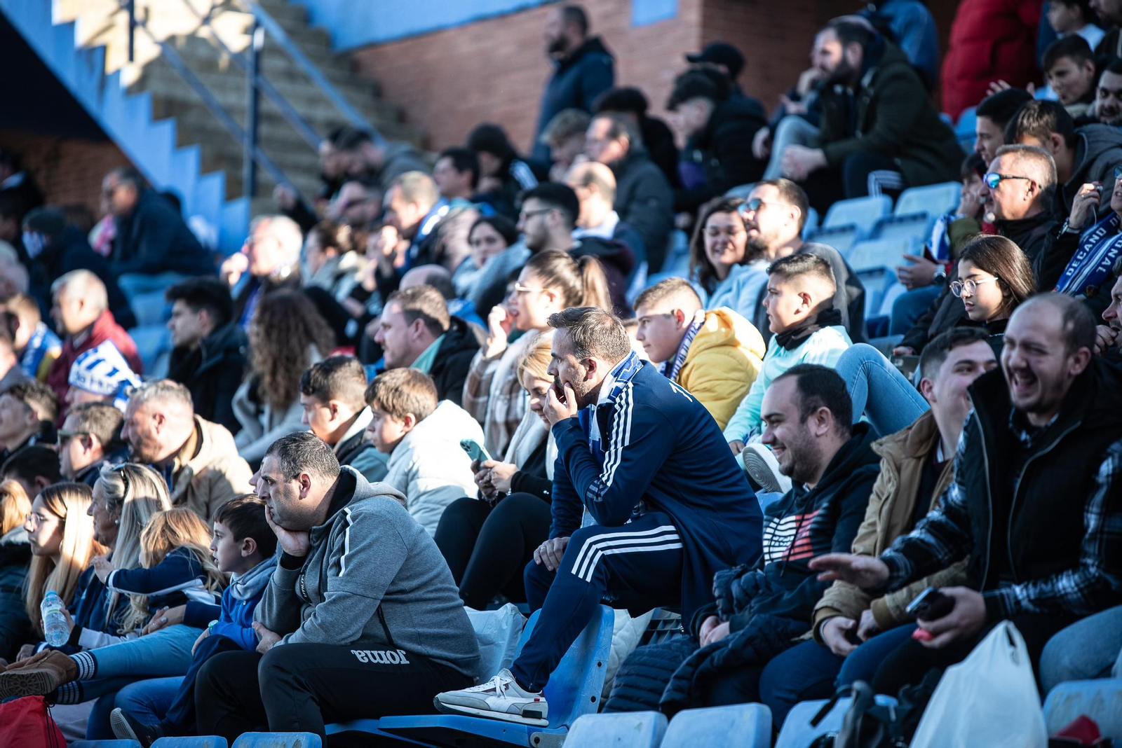 Imágenes de la afición en el Recreativo - San Roque