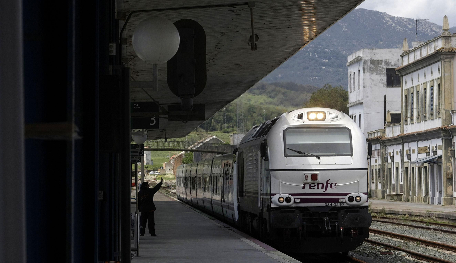 Llegada de un tren a la estación de Algeciras