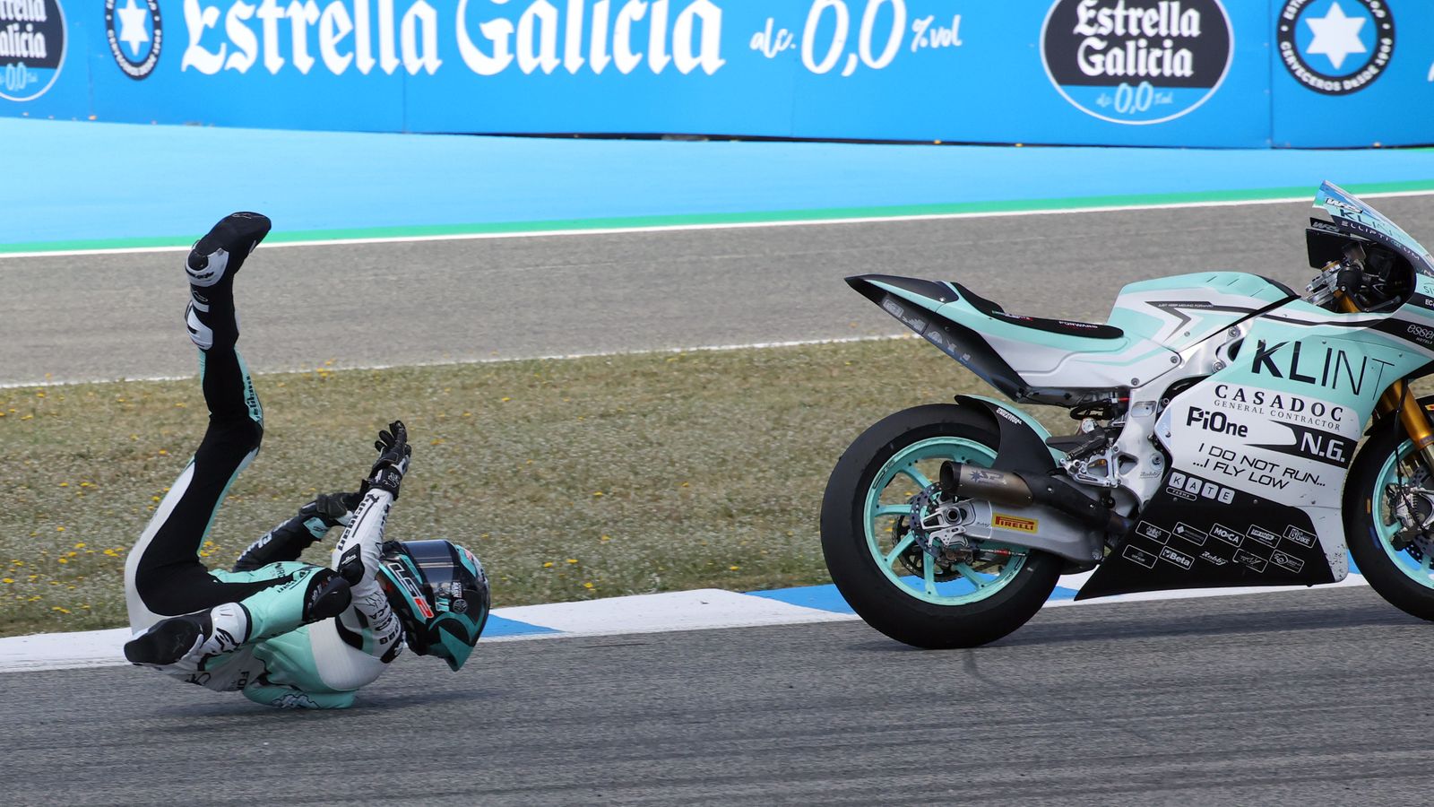 Imágenes de las caídas en las carreras del GP España en Jerez