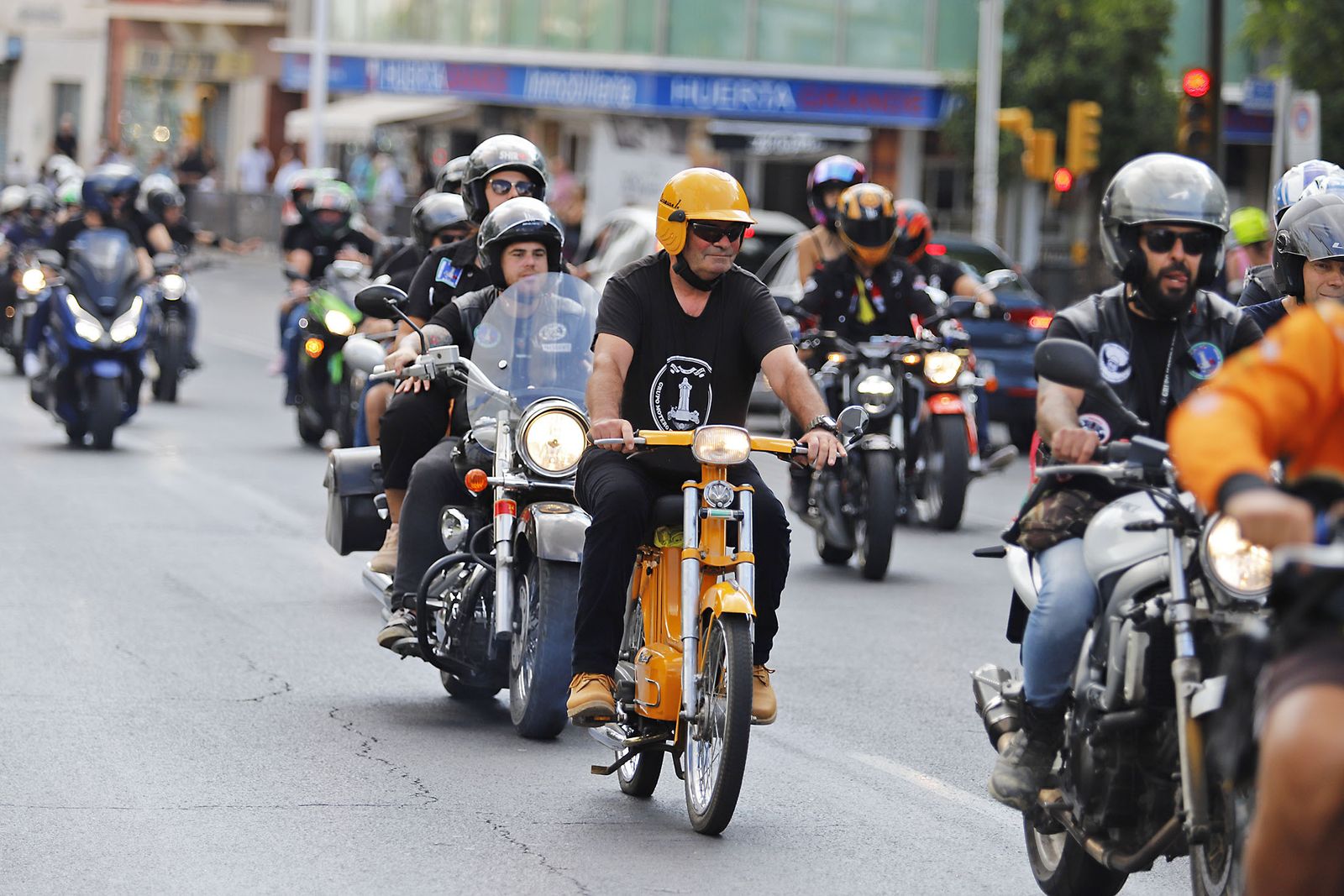 Las motos del club Descubridores toman las calles de Huelva