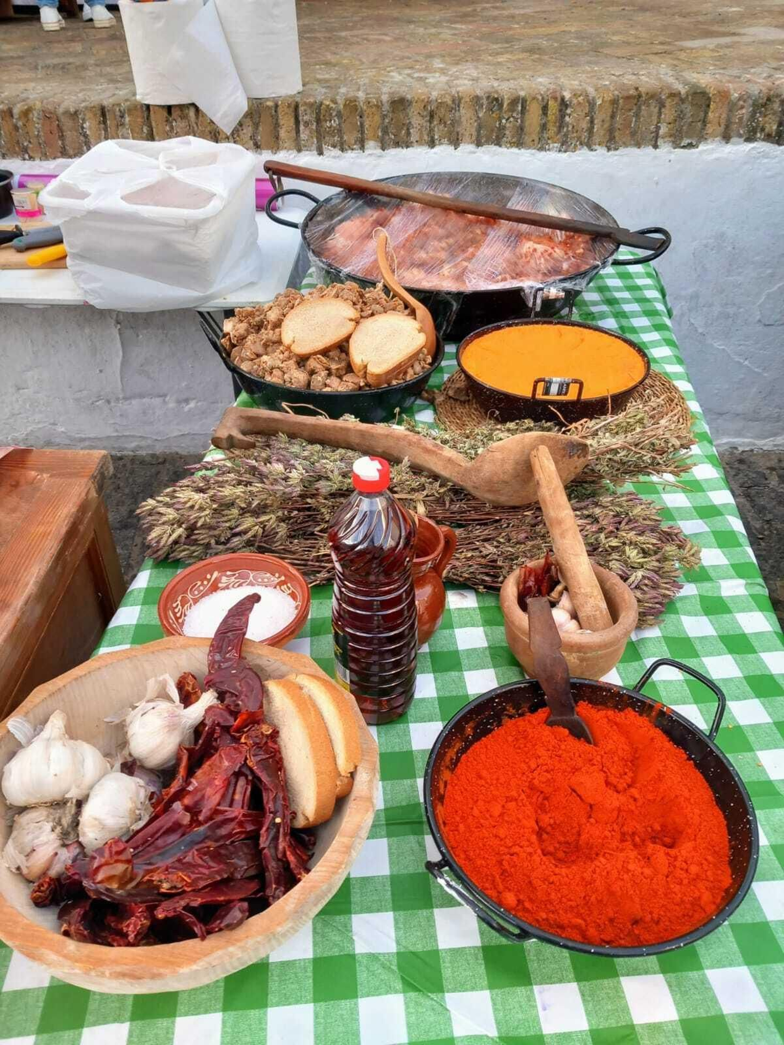 Las imágenes del Día de Lomo en manteca en Vejer: un sabroso plan en uno de los pueblos bonitos de Cádiz