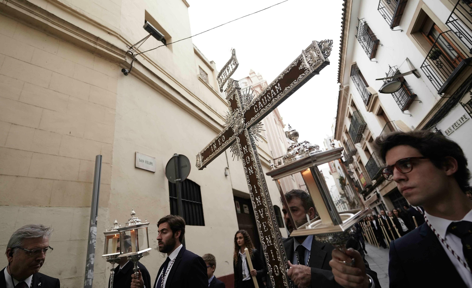 El Vía Crucis de las Cofradías 2020, en fotos