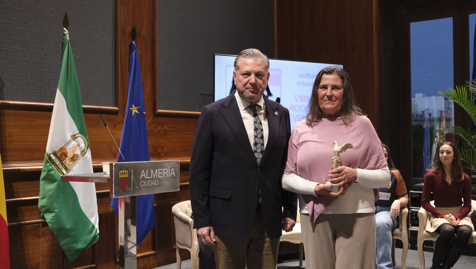 Entrega de los galardones por el Día Internacional de la Mujer, en imágenes