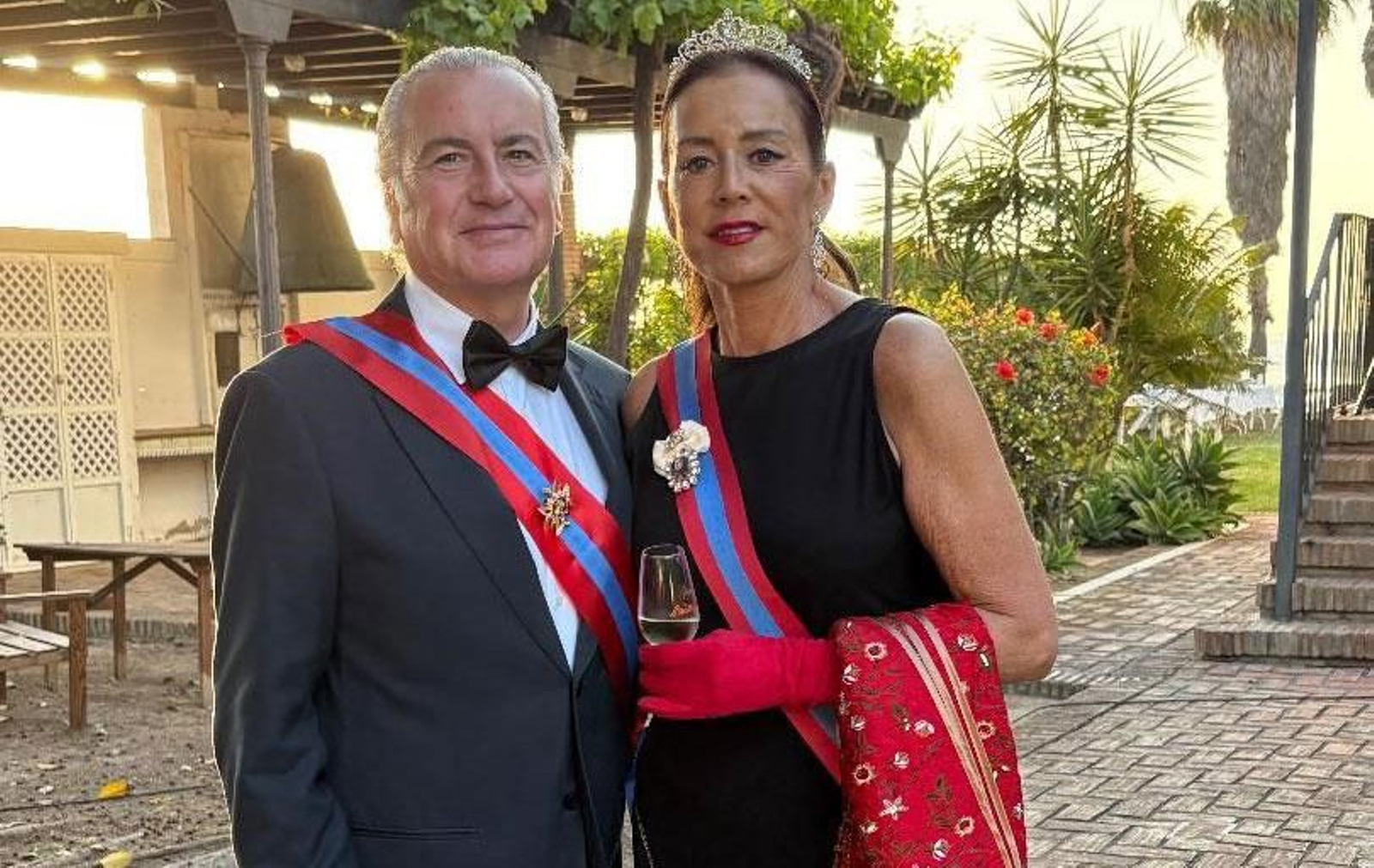 Manuel Cueli y Miriam Bustillo del Río durante el festejo en la finca San Fernando de la Jara, Sanlúcar de Barrameda. Manuel Cueli y Miriam Bustillo del Río durante el festejo en la finca San Fernando de la Jara, Sanlúcar de Barrameda.