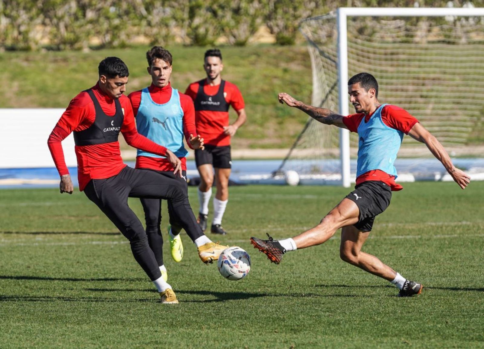 Partidillo en el entrenamiento de hoy sábado.
